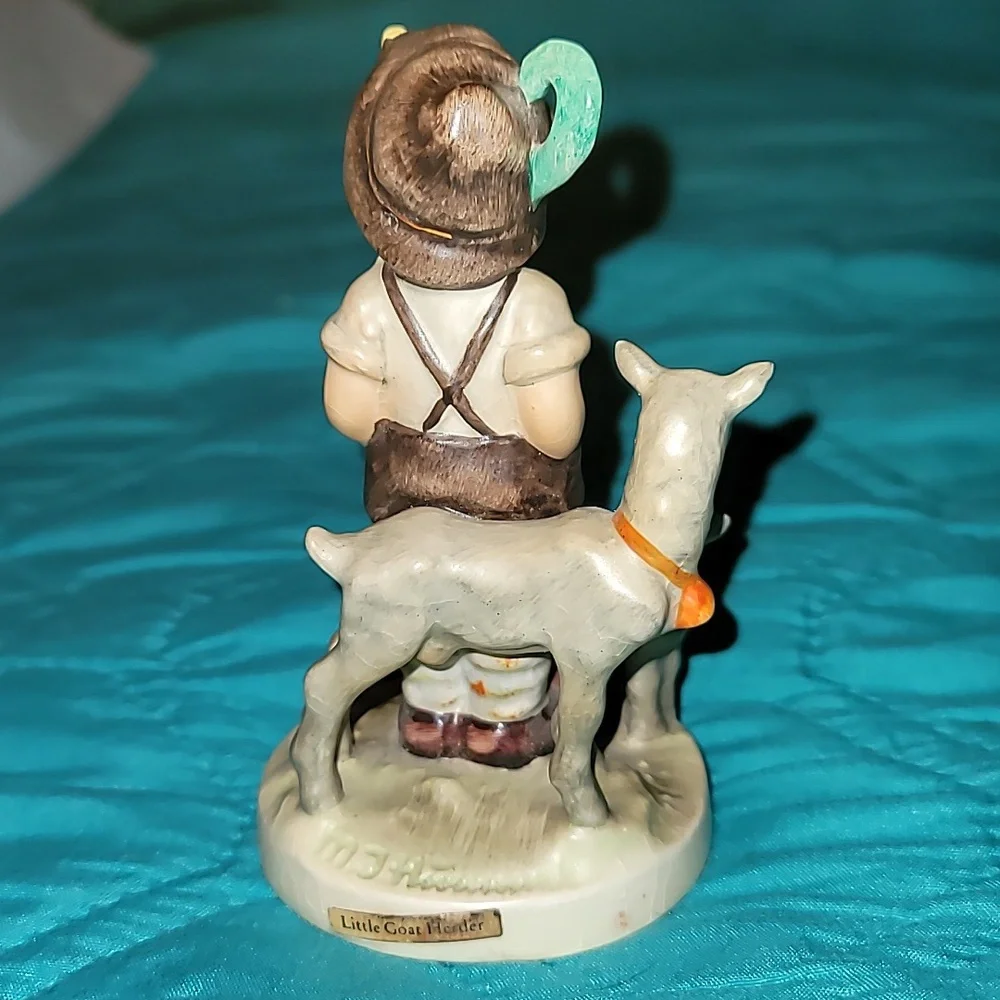 M.J. Hummel Goebel Figurine Of a Boy & Goats Little Goat Herder 200/0‎ 1948